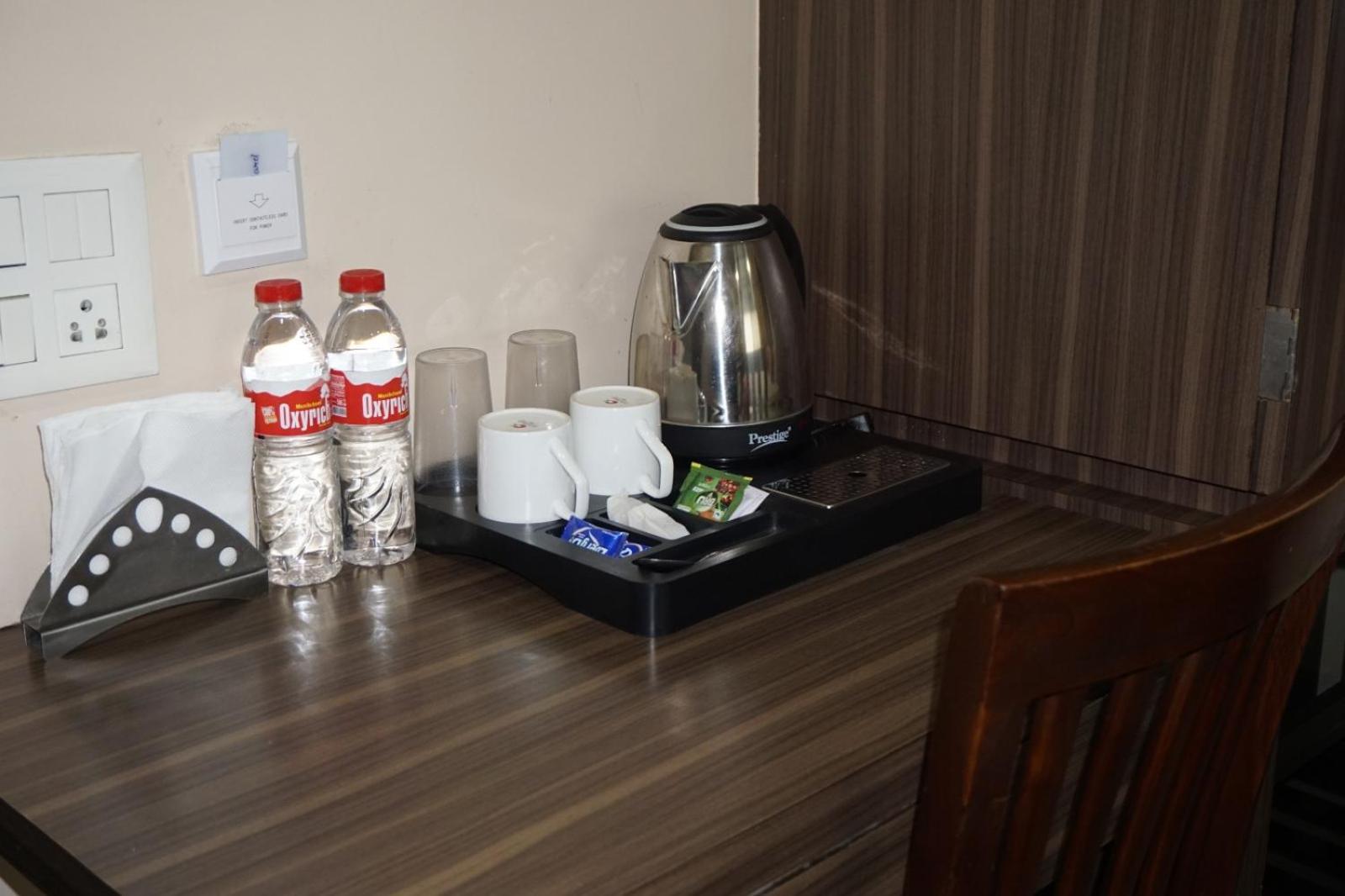 Hotel Yash Executive Аурангабад Экстерьер фото