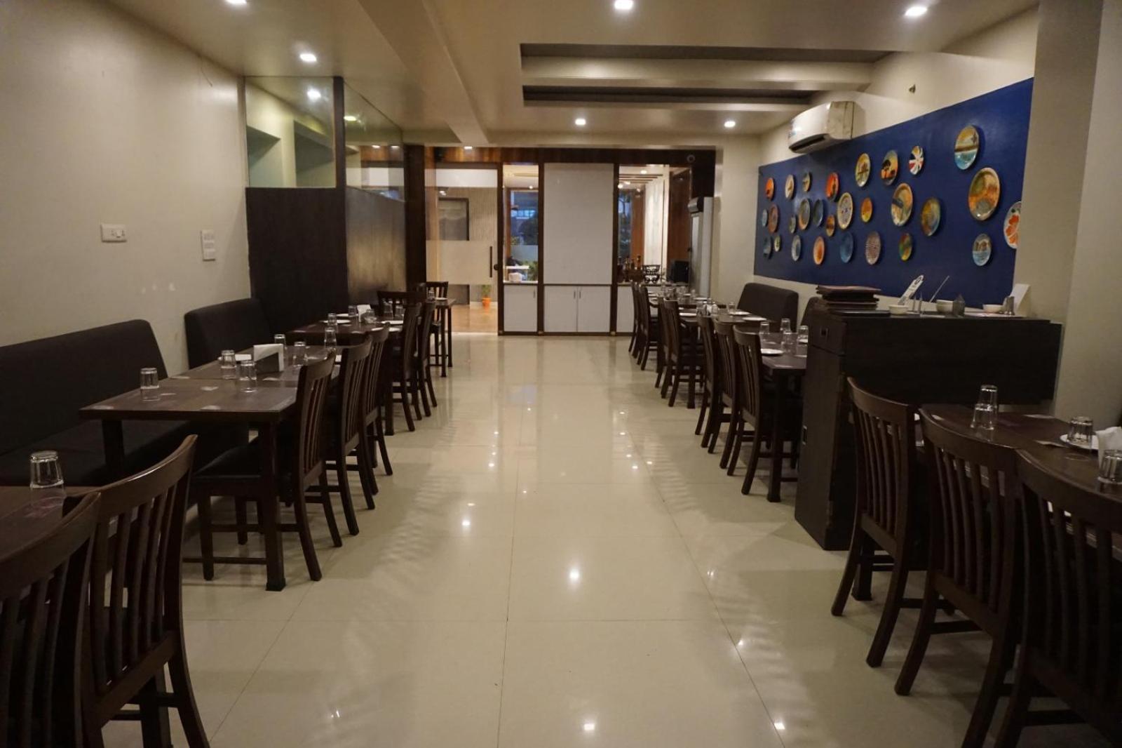 Hotel Yash Executive Аурангабад Экстерьер фото
